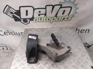 Gebruikte Motorsteun Renault Captur (2R) 0.9 Energy TCE 12V Prijs € 24,20 Inclusief btw aangeboden door DeVo Autoparts