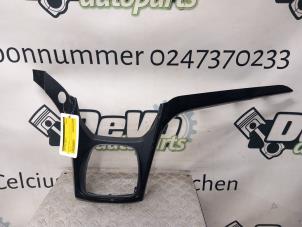 Gebruikte Dashboard sierlijst Ford C-Max (DXA) 1.0 Ti-VCT EcoBoost 12V 100 Prijs € 60,50 Inclusief btw aangeboden door DeVo Autoparts