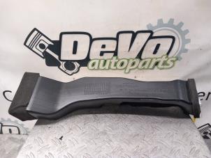 Gebruikte Luchtgeleider Kia Sportage (QL) 1.6 T-GDI 177 16V 4x4 Prijs € 30,25 Inclusief btw aangeboden door DeVo Autoparts