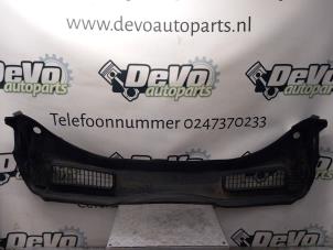 Gebruikte Paravent Ford Kuga II (DM2) 1.5 EcoBoost 16V 150 Van Prijs € 78,65 Inclusief btw aangeboden door DeVo Autoparts