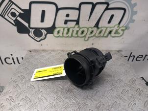 Gebruikte Luchtmassameter Volkswagen Tiguan (AD1) 2.0 TDI 16V 4Motion Prijs € 48,40 Inclusief btw aangeboden door DeVo Autoparts