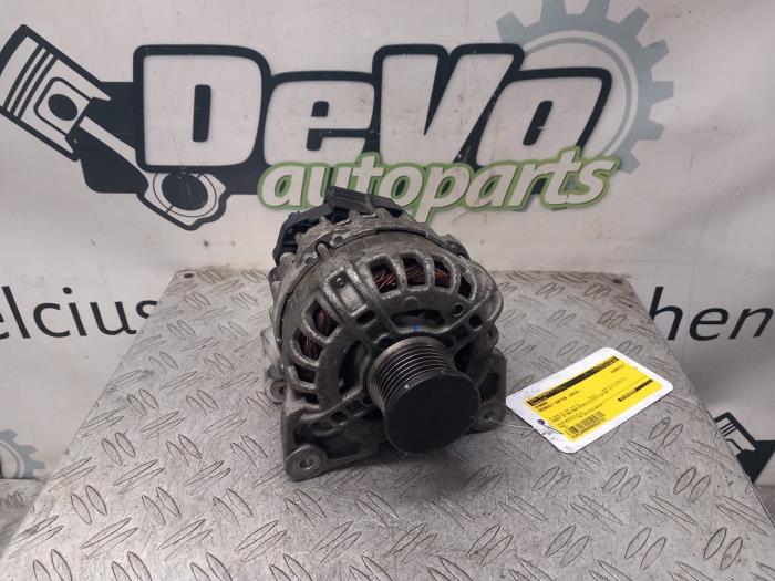 Gebruikte Dynamo Renault Captur I (2R) 0.9 Energy TCE 12V Prijs € 60,50 Inclusief btw aangeboden door DeVo Autoparts