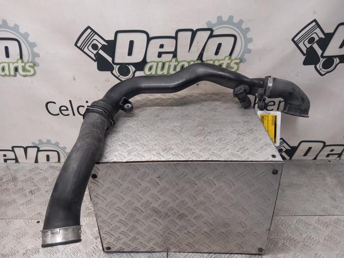 Gebruikte Intercooler Buis Seat Ibiza IV SC (6J1) 1.4 TSI 16V FR Prijs € 48,40 Inclusief btw aangeboden door DeVo Autoparts