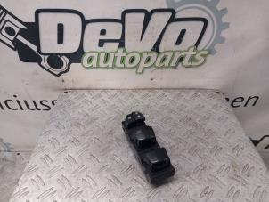 Gebruikte Schakelblok ruiten Nissan Qashqai (J11) 1.2 12V DIG-T Prijs € 42,35 Inclusief btw aangeboden door DeVo Autoparts