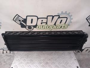 Gebruikte Luchtgeleider Renault Captur (2R) 0.9 Energy TCE 12V Prijs € 181,50 Inclusief btw aangeboden door DeVo Autoparts