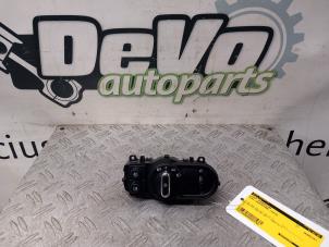 Gebruikte Licht Schakelaar Mini Countryman (F60) 1.5 TwinPower Turbo 12V Cooper SE ALL4 Prijs € 78,65 Inclusief btw aangeboden door DeVo Autoparts