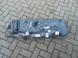 Gebruikte Tank Kia Niro I (DE) 1.6 GDI Hybrid Prijs € 121,00 Inclusief btw aangeboden door DeVo Autoparts