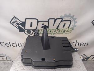 Gebruikte Module doos motorruimte Ford C-Max (DXA) 1.5 Ti-VCT EcoBoost 150 16V Prijs € 36,30 Inclusief btw aangeboden door DeVo Autoparts