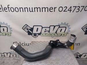 Gebruikte Intercooler Buis Renault Captur (2R) 1.2 TCE 16V EDC Prijs € 48,40 Inclusief btw aangeboden door DeVo Autoparts