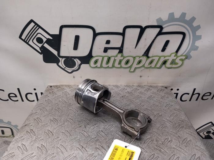 Gebruikte Zuiger Renault Trafic (1FL/2FL/3FL/4FL) 1.6 dCi 140 Twin Turbo Prijs € 90,75 Inclusief btw aangeboden door DeVo Autoparts