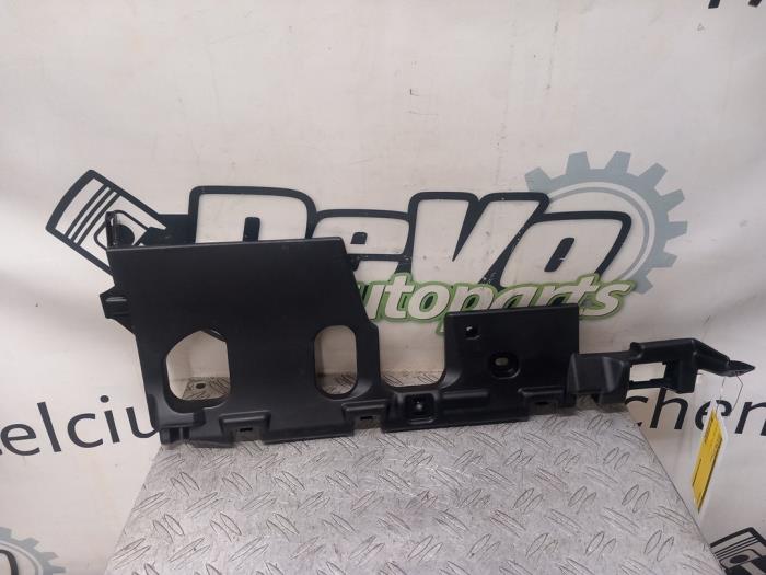 Gebruikte Dashboard deel Toyota RAV4 (A5) 2.5 16V Prijs € 36,30 Inclusief btw aangeboden door DeVo Autoparts