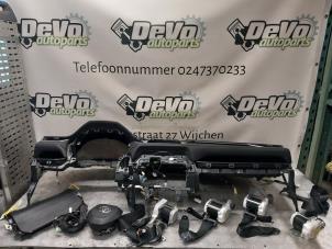 Gebruikte Airbag set + dashboard Toyota RAV4 (A5) 2.5 Hybrid 16V AWD Prijs € 1.512,50 Inclusief btw aangeboden door DeVo Autoparts