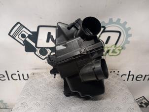 Gebruikte Luchtfilterhuis Toyota Yaris Cross (PB1/PJ1) 1.5 12V Prijs € 121,00 Inclusief btw aangeboden door DeVo Autoparts