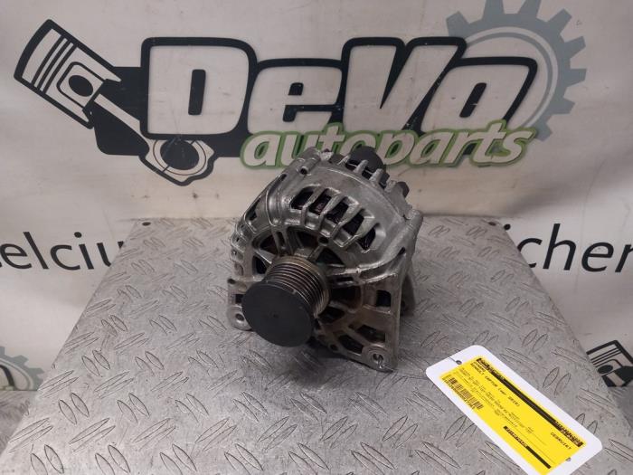 Gebruikte Dynamo Renault Captur I (2R) 1.2 TCE 16V EDC Prijs € 60,50 Inclusief btw aangeboden door DeVo Autoparts