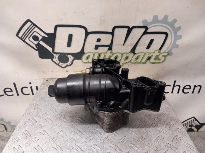 Gebruikte Oliefilterhuis Renault Trafic (1FL/2FL/3FL/4FL) 1.6 dCi 120 Twin Turbo Prijs € 60,50 Inclusief btw aangeboden door DeVo Autoparts