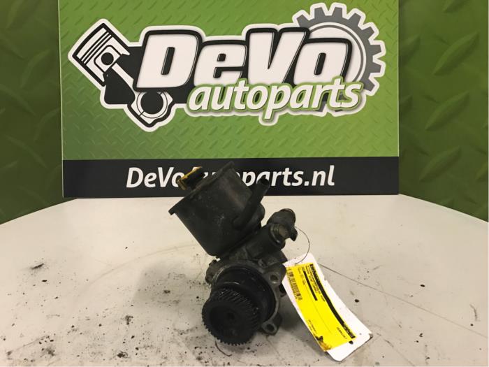 Stuurbekrachtiging Pomp van een Mazda 323 Fastbreak (BJ14) 2.0 DiTD 16V 2002