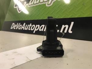 Gebruikte Luchtmassameter Mazda 323 Fastbreak (BJ14) 2.0 DiTD 16V Prijs op aanvraag aangeboden door DeVo Autoparts