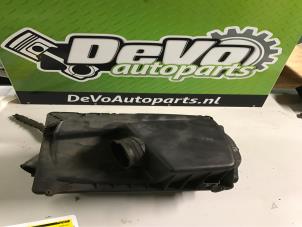 Gebruikte Luchtfilterhuis Opel Zafira Mk.II (M75) 1.9 CDTI Prijs op aanvraag aangeboden door DeVo Autoparts