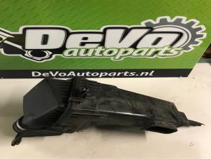 Gebruikte Luchtfilterhuis Suzuki SX4 (EY/GY) Prijs op aanvraag aangeboden door DeVo Autoparts