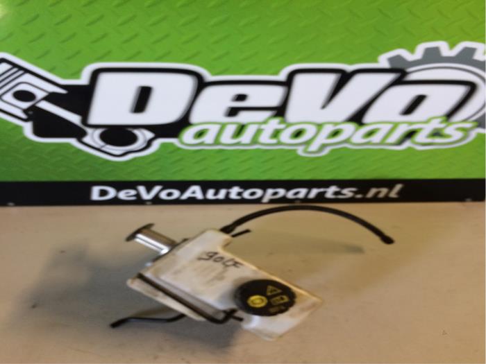 Gebruikte Hoofdremcilinder Volkswagen Golf VII (AUA) 1.4 TSI 16V Prijs op aanvraag aangeboden door DeVo Autoparts