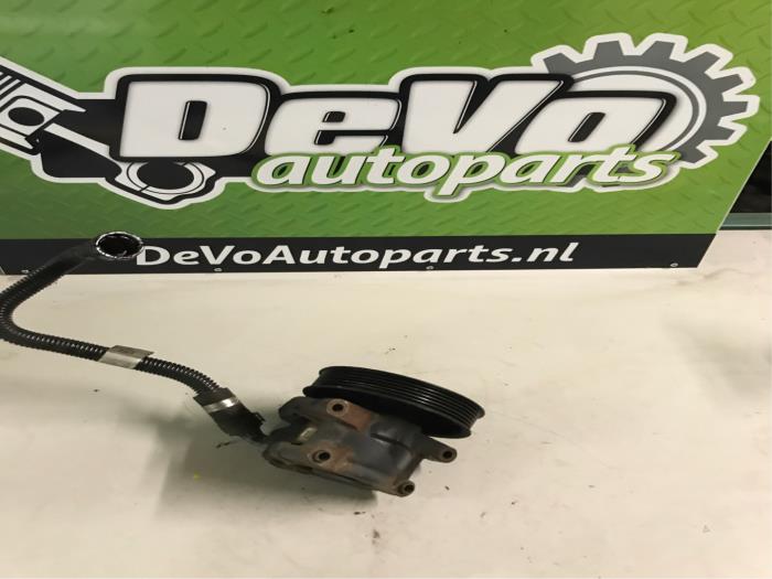Gebruikte Servopomp Ford Fiesta 5 (JD/JH) 1.25 16V Prijs op aanvraag aangeboden door DeVo Autoparts