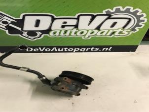 Gebruikte Servopomp Ford Fiesta 5 (JD/JH) 1.25 16V Prijs op aanvraag aangeboden door DeVo Autoparts
