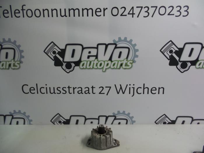 Gebruikte Motorrubber Alfa Romeo 147 (937) 1.6 Twin Spark 16V Prijs op aanvraag aangeboden door DeVo Autoparts