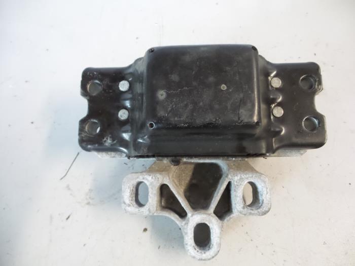 Gebruikte Versnellingsbak Steun Seat Leon (1P1) 2.0 TDI 16V FR Prijs op aanvraag aangeboden door DeVo Autoparts