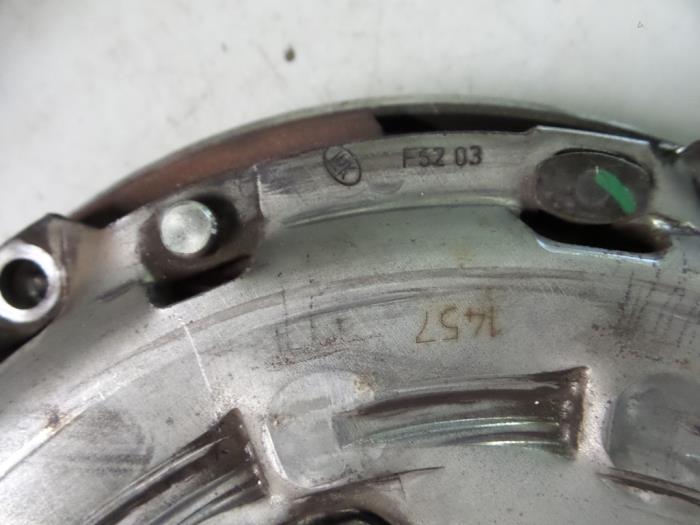 Dubbele massa vliegwiel van een Citroën DS3 (SA) 1.6 HDiF 16V 2011