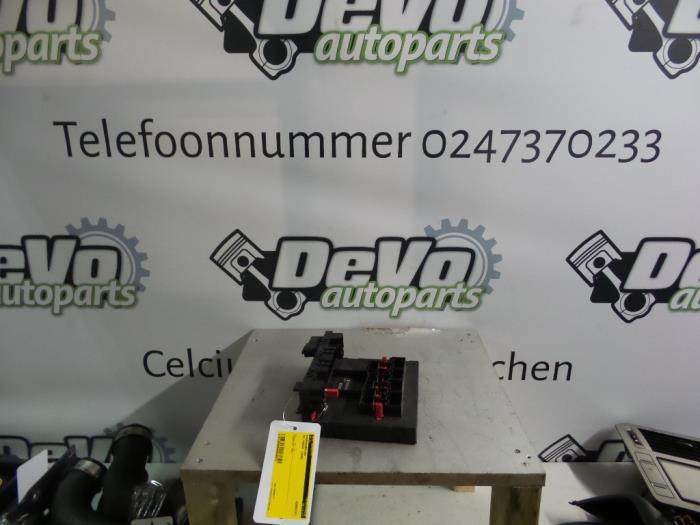 Gebruikte Boordcomputer Volkswagen Passat (3C2) 1.9 TDI Prijs op aanvraag aangeboden door DeVo Autoparts