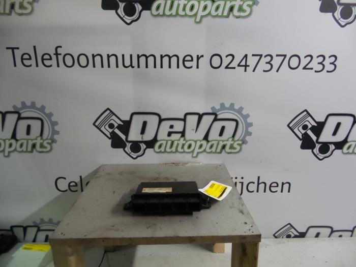 Computer Body Control van een Ford Focus 3 1.6 Ti-VCT 16V 125 2013
