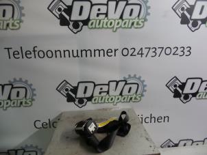Gebruikte Veiligheidsgordel midden-achter Opel Corsa D 1.3 CDTi 16V ecoFLEX Prijs op aanvraag aangeboden door DeVo Autoparts