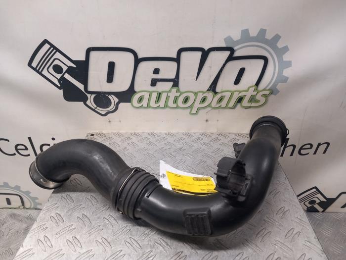 Turboslang van een Volkswagen Touran (1T1/T2) 2.0 TDI 16V 140 2009