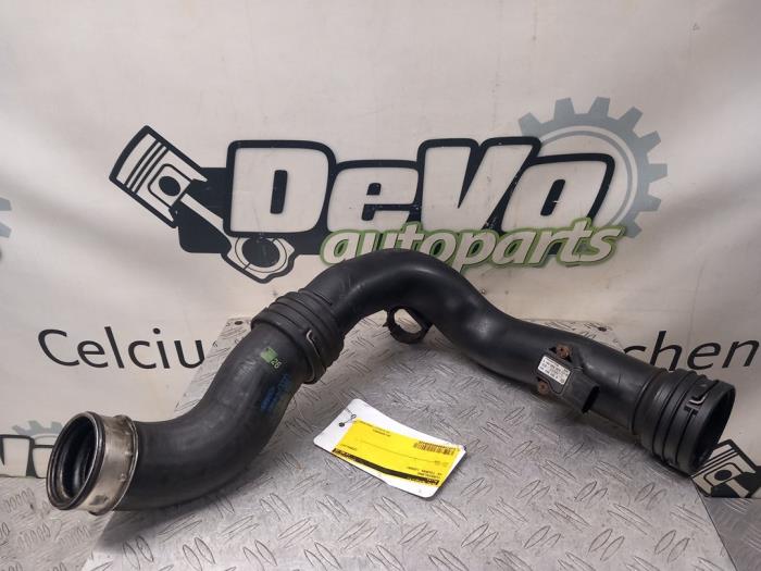 Turboslang van een Volkswagen Touran (1T1/T2) 2.0 TDI 16V 140 2009