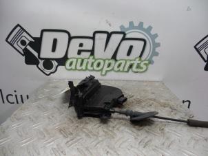 Gebruikte Deurslot Mechaniek 4Deurs rechts-voor Renault Clio IV (5R) 1.5 Energy dCi 90 FAP Prijs op aanvraag aangeboden door DeVo Autoparts