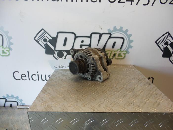 Gebruikte Dynamo Opel Insignia 2.0 CDTI 16V 130 Ecotec Prijs op aanvraag aangeboden door DeVo Autoparts