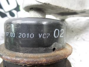 Motorrubber van een Skoda Fabia II (5J) 1.2i 2010