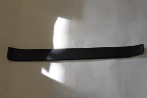 Gebruikte Afdeklijst dorpel rechts Audi A4 Prijs € 8,00 Margeregeling aangeboden door Autoparts Veghel