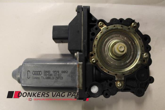 Raammotor Portier van een Audi TT