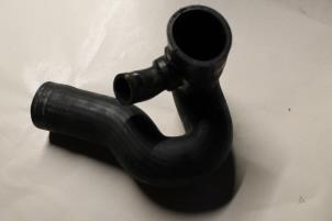 Gebruikte Intercooler Slang Audi A4 Prijs € 10,00 Margeregeling aangeboden door Donkers VAG Parts