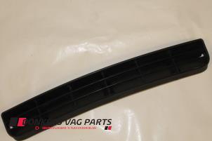 Gebruikte Bumper Rooster Audi A6 Prijs € 8,00 Margeregeling aangeboden door Donkers VAG Parts