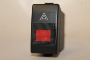 Gebruikte Alarmlicht Schakelaar Audi A8 Prijs € 10,00 Margeregeling aangeboden door Donkers VAG Parts