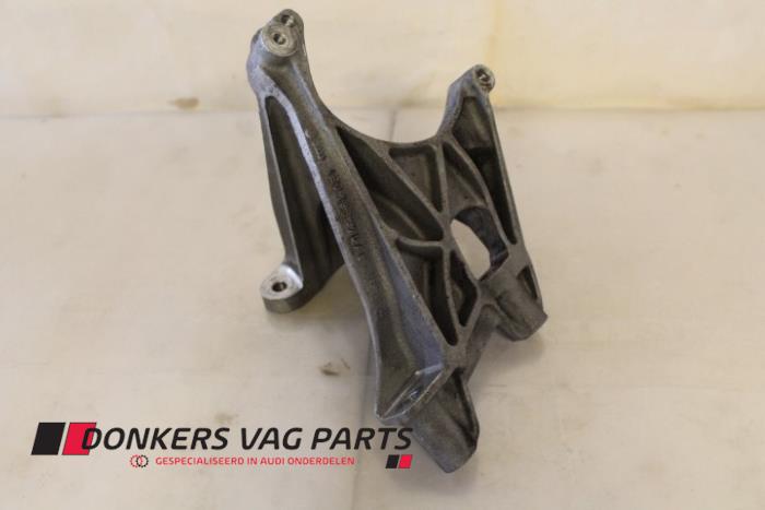 Gebruikte Motorsteun Audi S8 (D3) 5.2 V10 40V Prijs € 15,00 Margeregeling aangeboden door Donkers VAG Parts