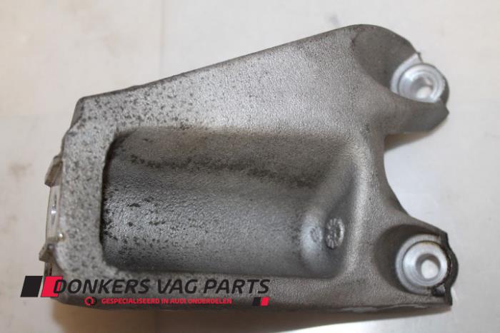 Gebruikte Motorsteun Audi S8 (D3) 5.2 V10 40V Prijs € 15,00 Margeregeling aangeboden door Donkers VAG Parts