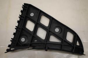 Gebruikte Bumpersteun links-achter Audi A4 Cabriolet (B6) 3.0 V6 30V Prijs € 3,00 Margeregeling aangeboden door Donkers VAG Parts