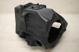 Gebruikte Luchtfilterhuis Audi A8 (D3) 4.0 TDI V8 32V Quattro Prijs € 30,00 Margeregeling aangeboden door Donkers VAG Parts