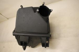 Gebruikte Luchtfilterhuis Audi A6 Avant (C5) 2.5 TDI V6 24V Prijs € 15,00 Margeregeling aangeboden door Donkers VAG Parts