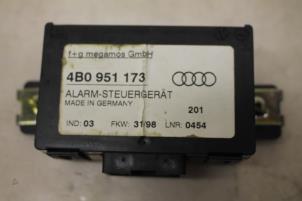 Gebruikte Alarm module Audi S4 Prijs € 25,00 Margeregeling aangeboden door Autoparts Veghel