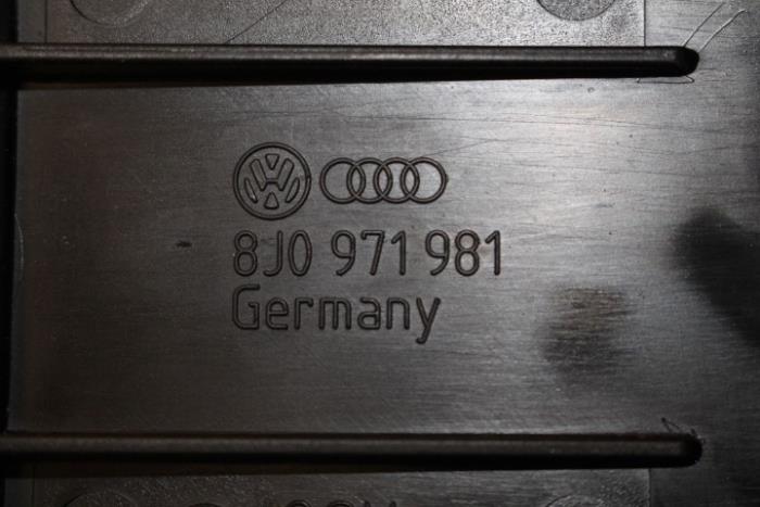 Afdekplaat diversen van een Audi S4 2011