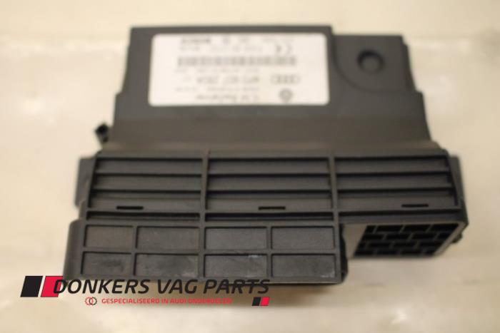 Gebruikte Computer Body Control Audi A6 (C6) 3.0 TDI V6 24V Quattro Prijs € 25,00 Margeregeling aangeboden door Donkers VAG Parts